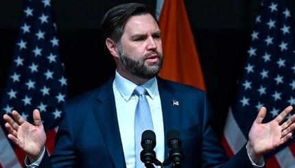 معاون ترامپ منکر برنامه حمله به ایران شد!/ ویدئو