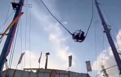 لحظه دلهره‌آور پاره شدن تسمه وسیله بازی/ ویدئو