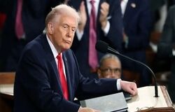 تصویری جنجالی از خوابیدن ترامپ در کاخ سفید