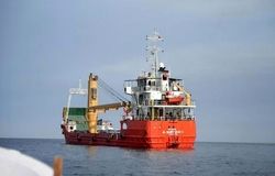 یک کشتی کانتینری هدف نیروهای مسلح ایران قرار گرفت و آسیب زیادی به آن وارد شد