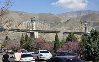 پل B۱ کرج هنوز افتتاح نشده بود/کاربرد پل کاستن از ترافیک منطقه بود