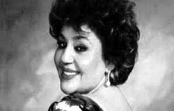 تصویری کمتر دیده شده از هایده، همراه دوپسر و تک دخترش