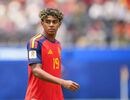 گردنبند خاص نامزد لامین یامال همه را جذب کرد