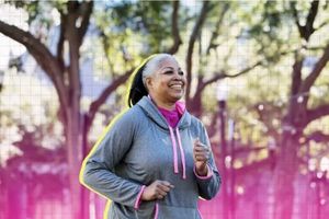 چربی‌سوزی کدام بیشتر است؟ ورزش با معده خالی یا بعدِ غذا