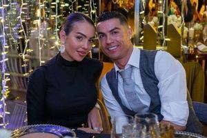 استوری جورجینا در استخر نزدیک به ۳ میلیون لایک خورد/ عکس