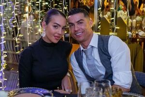 استوری جورجینا در استخر نزدیک به ۳ میلیون لایک خورد/ عکس