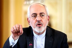 آتش زدن ماکت محمدجواد ظریف در گرگان/ ویدئو