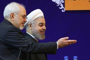 فحاشی یک مداح به ظریف و روحانی در مشهد/ ویدئو