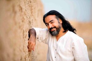 چه کسی ترانه تیم ملی فوتبال در جام جهانی را می‌خواند؟