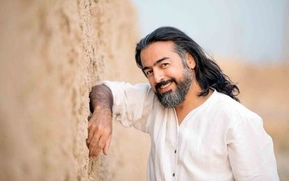 چه کسی ترانه تیم ملی فوتبال در جام جهانی را می‌خواند؟
