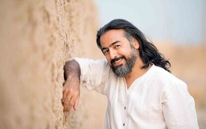 چه کسی ترانه تیم ملی فوتبال در جام جهانی را می‌خواند؟