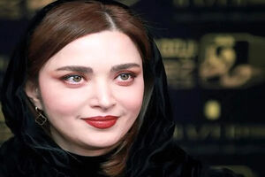 استایل بسیار جنجالی بهنوش طباطبایی در عروسی خواهرزاده‌اش/ ویدئو