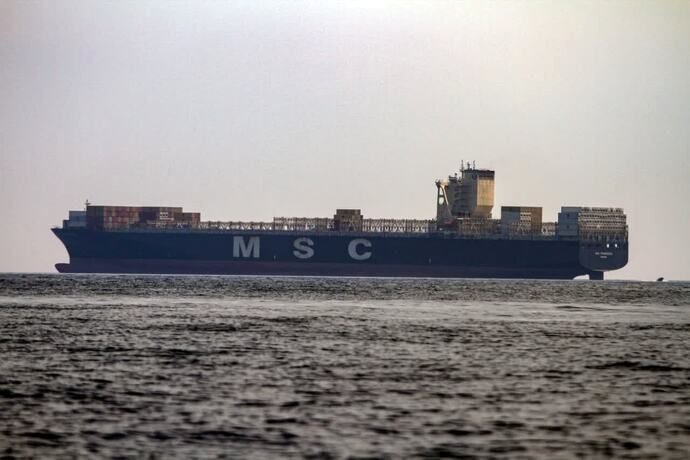 برافراشتن پرچم ایران روی کشتی اسرائیلی/ عکس