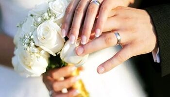 عروسی که سال‌ها زشت خطاب می شد، تبدیل به مدلی جذاب شد/ عکس