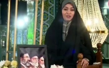 سقوط عجیب لوستر و دکور برنامه رویِ سر مجری!/ ویدئو