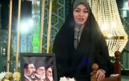 سقوط عجیب لوستر و دکور برنامه رویِ سر مجری!/ ویدئو