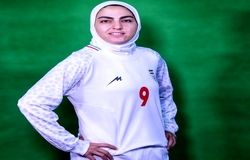 تصمیم کاپیتان تیم ملی زنان برای پناهندگی تغییر کرد