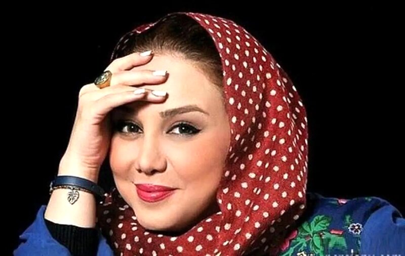 سلفی «بهنوش بختیاری و بهاره رهنما» در پشت صحنه «آقای سانسور»/ عکس