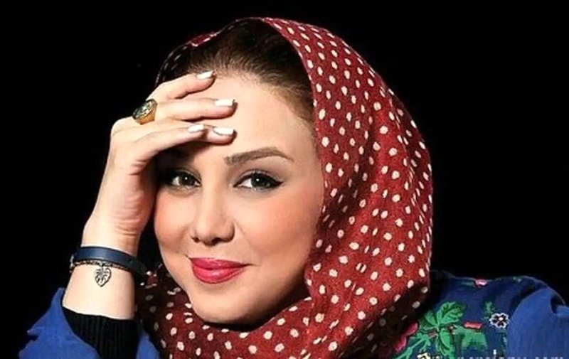 سلفی «بهنوش بختیاری و بهاره رهنما» در پشت صحنه «آقای سانسور»/ عکس