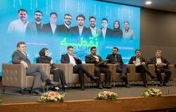 تأکید فعالان اقتصاد دیجیتال بر تاب‌آوری، ماندن و حفظ سرمایه انسانی در همایش «نقطه تصمیم»