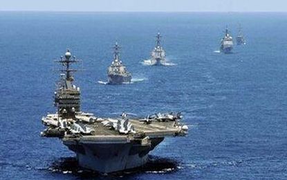 ناو هواپیمابر آبراهام لینکلن با ۴ موشک بالستیک هدف قرار گرفت