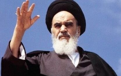 تصویری از امام با لباس شخصی در ترکیه بدون عمامه