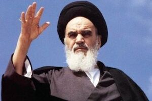 تصویری از امام با لباس شخصی در ترکیه بدون عمامه