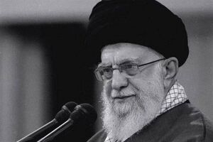 تصویری از مراحل آماده سازی محل قرار گرفتن پیکر رهبر انقلاب