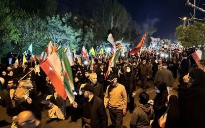 دختر تبریزی با اسب در تجمع شبانه حضور یافت/ عکس