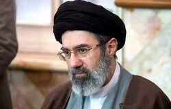 تصویری دیده‌نشده از رهبر انقلاب در کنار برادرانش