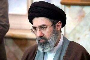 تصویری دیده‌نشده از رهبر انقلاب در کنار برادرانش