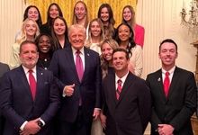 چگونه عکس ترامپ با تیم تنیس زنان سوژه‌ای علیه او شد