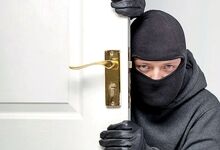 دختربچه ۷ ساله هروئینی با پدرش به دزدی می رفت