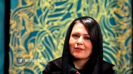 گیتی قاسمی: موقعِ ظرف شستن هم رجزخوانی مهدی رسولی را گوش می‌دهم!/ ویدئو