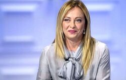 مکرون مقابل جورجیا ملونی عنان از کف داد!/ ویدئو