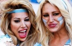 تماشاگران زن آرژانتین جذاب‌ترین تماشاچیان جام جهانی اعلام شدند/ ویدئو + عکس