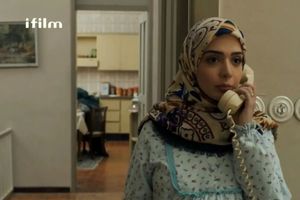 «یاسمن» سریال لحظه گرگ و میش در یک کافه در انگلیس/ عکس