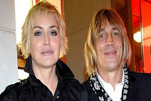 بازیگر زن مشهور عزادار شد
