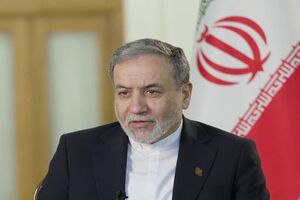 زیپ شلوار عراقچی مساله برخی رسانه‌ها شد/ عکس