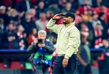 حمایت ویژه نماینده مجلس از پسرش با شال بایرن مونیخ!/ عکس