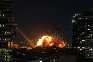 پرده‌برداری شبکه CNN از سلاح خطرناک‌تر از بمب هسته‌ای که ترامپ به ایران داد!/ ویدئو