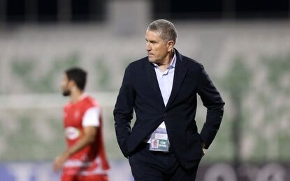 سرمربی پرسپولیسی از لیگ الجزایر اخراج شد