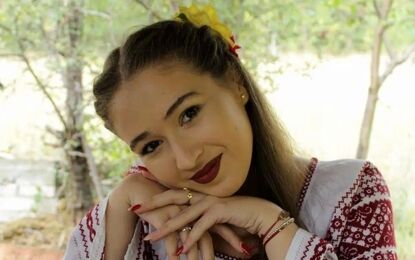 مرگ ناگهانی خواننده ۱۷ ساله بر اثر سکته مغزی لحظاتی پیش از اجرا