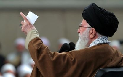 عکسی نادر از رهبر شهید انقلاب در پوششی خاص و متفاوت