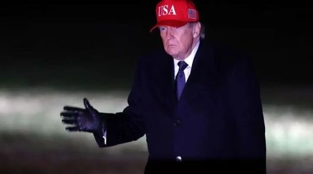 ترامپ خودشیفته از مجسمه طلایی خود رونمایی کرد