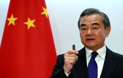 وزیر خارجه چین: ترمز جنگ علیه ایران را بکشید