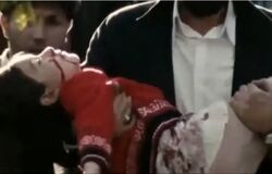 فیلم ضجه های مادر ملینا کوچولو که دست در دست پدر گلوله خورد