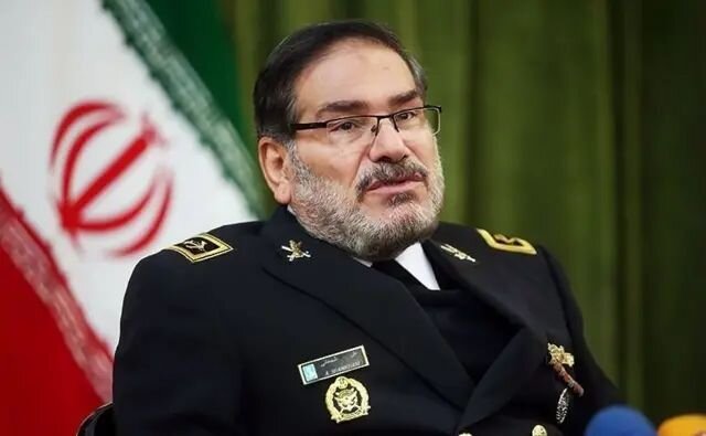 جزئیات زنده بیرون کشیدن شمخانی از زیر آوار/ ویدئو