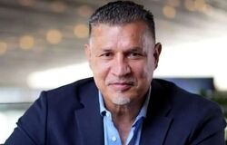 پخش زنده صداسیما: علی دایی از سگ های هلال احمر پَست تر است/ ویدئو