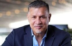 پخش زنده صداسیما: علی دایی از سگ های هلال احمر پَست تر است/ ویدئو
